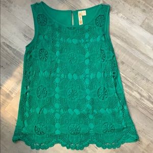 Emerald Green Layered Lace Sleeveless Blouse